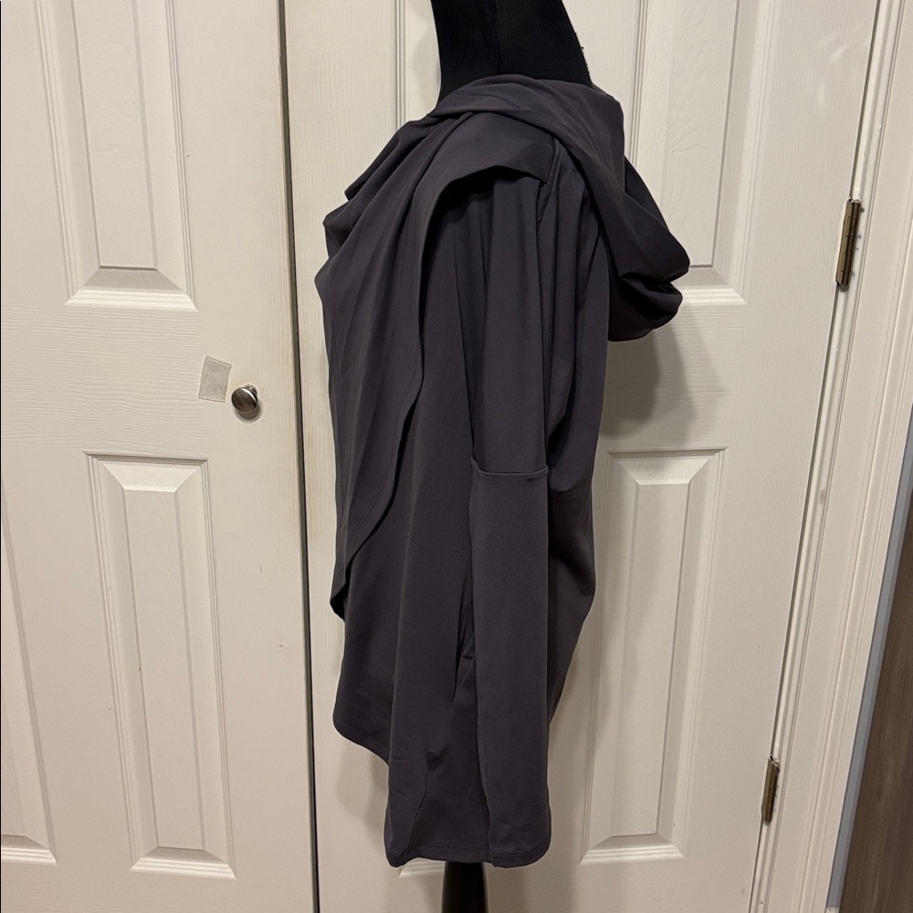 Ingrid & Isabel Maternity Active Wrap Hooded Sweatshirt - Picture 5 of 12